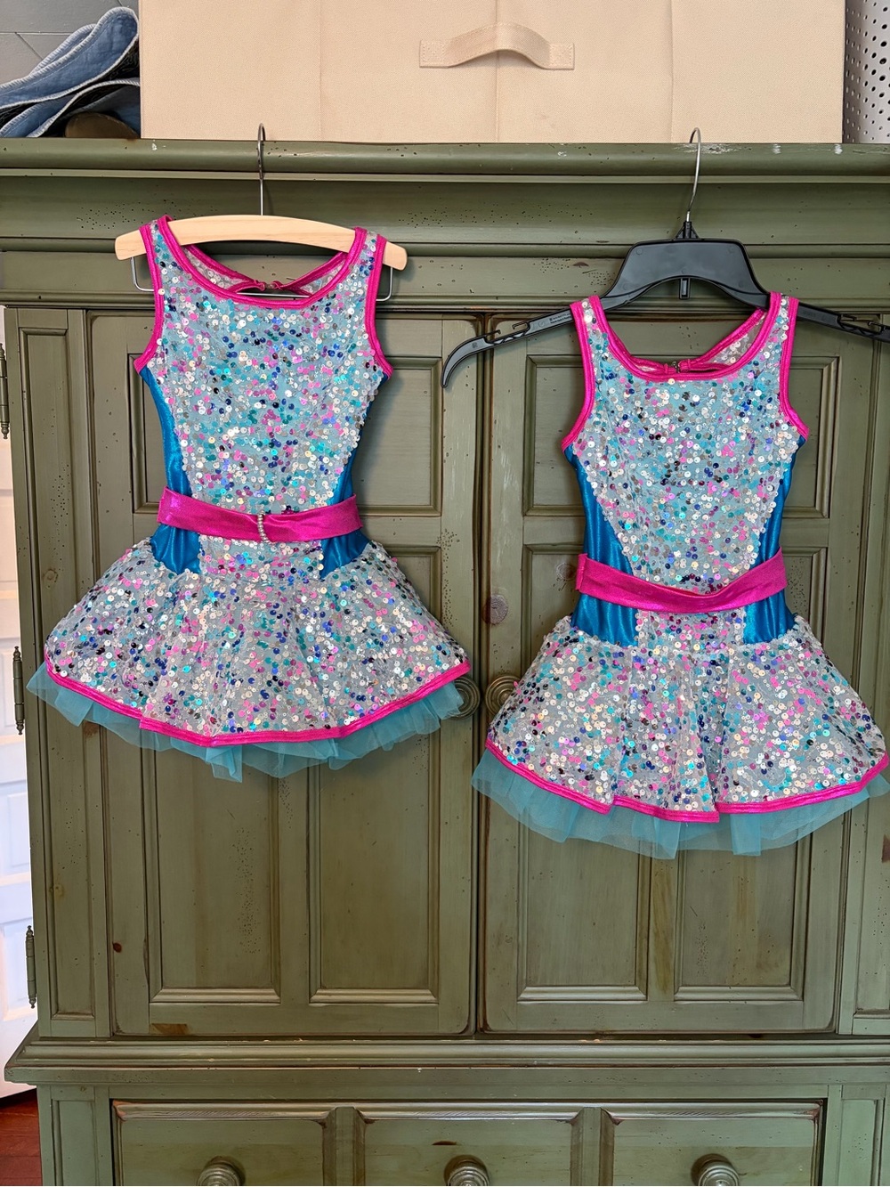 Curtain Call Costumes/Weissman E1389 SC Lot of 2